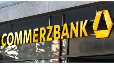 adobestock333689674resizecommerzbank
