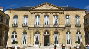 2048px-jielbeaumadierhoteldebriennereduction-depenses-conseil-externejaune-budgetaire