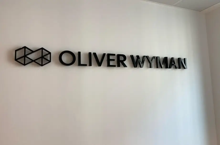 Marques : nouvelle signature pour Bain et nouvelle charte pour Oliver Wyman